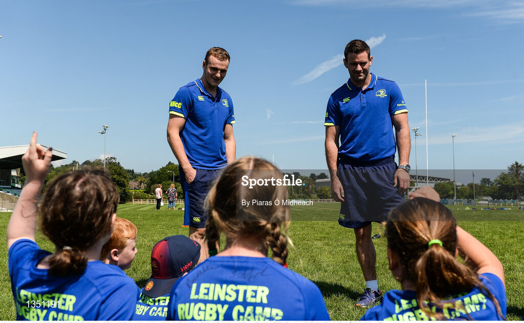 12 July 2017; Leinster's Nick McCarthy, left, and Fergus McFadden with participants during the Bank of Ireland Leinster Rugby Summer Camp at Greystones RFC in Greystones, Co Wicklow. Photo by Piaras Ó Mídheach/Sportsfile