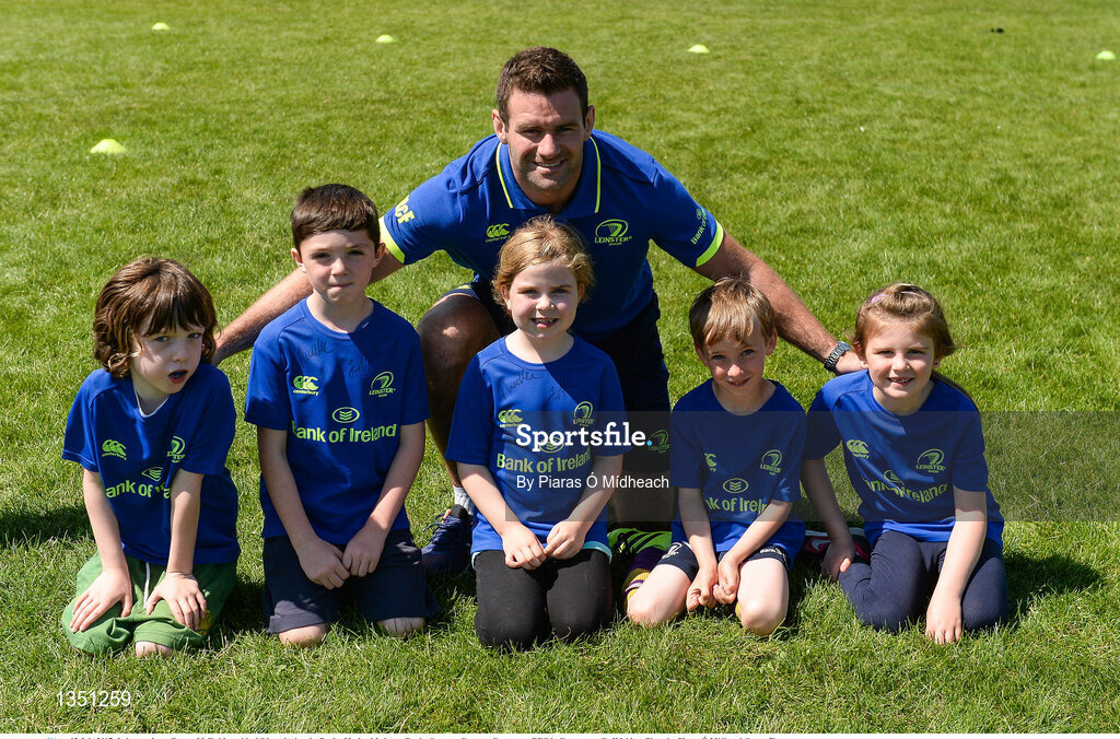 12 July 2017; Leinster player Fergus McFadden with children during the Bank of Ireland Leinster Rugby Summer Camp at Greystones RFC in Greystones, Co Wicklow. Photo by Piaras Ó Mídheach/Sportsfile
