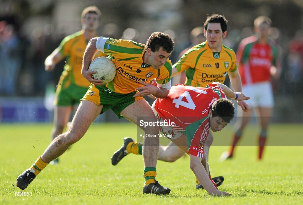 18 March 2012; Eamon McGee, Donegal, in action against Alan Freeman, Mayo. Allianz Football League, Division 1, Round 5, Donegal v Mayo, Fr. Tierney Park, Ballyshannon, Donegal. Picture credit: Oliver McVeigh / SPORTSFILE