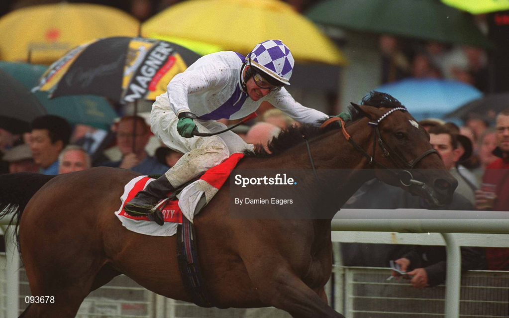 30 June 2002; Marionnaud, with Kevin Manning up, on the their way to win the John Roarty Memorial Scurry Handicap at The Curragh Racecourse in Kildare. Photo by Damien Eagers/Sportsfile