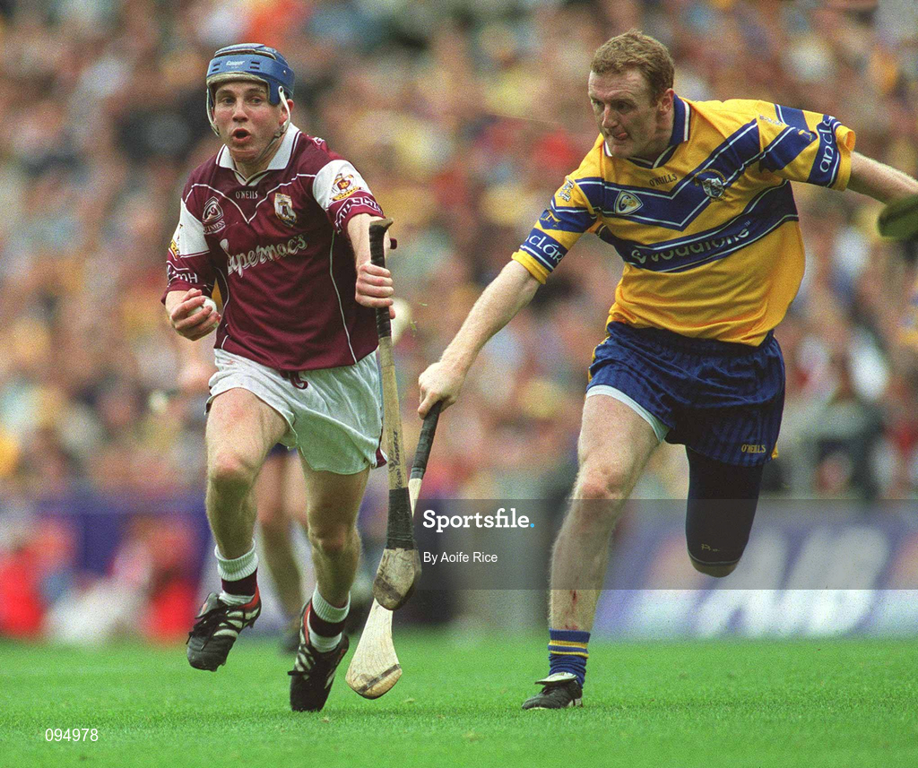 28 July 2002; Kevin Broderick of Galway, in action against Brian Lohan of Clare during the Guinness All-Ireland Senior Hurling Championship Quarter-Final match between Clare and Galway at Croke Park. Photo by Aoife Rice/Sportsfile