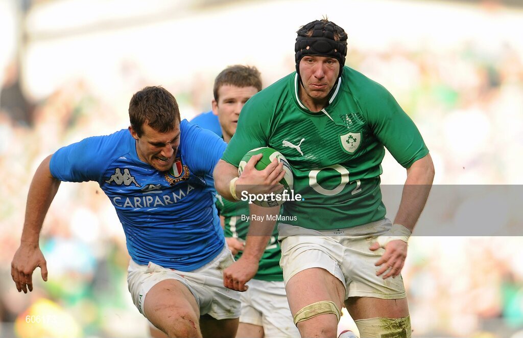 25 February 2012; Stephen Ferris, Ireland, in action against Italy. RBS Six Nations Rugby Championship, Ireland v Italy, Aviva Stadium, Lansdowne Road, Dublin. Picture credit: Ray McManus / SPORTSFILE