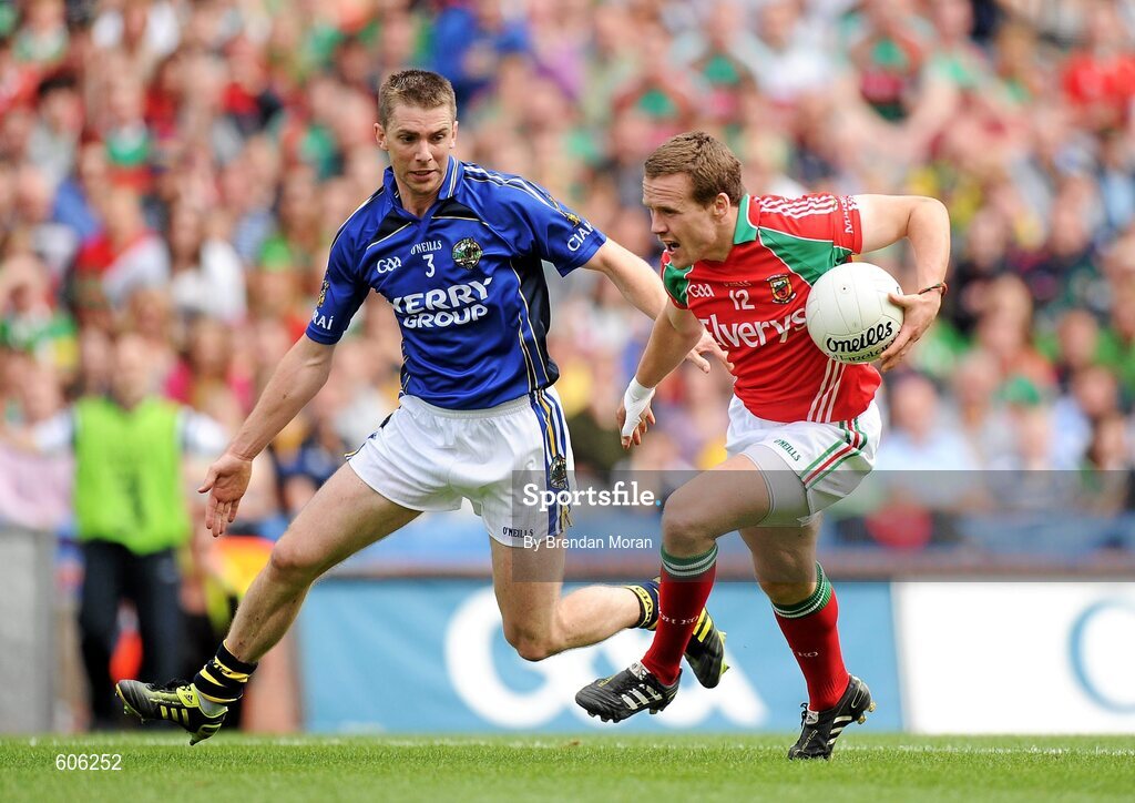 21 August 2011; Andy Moran, Mayo, in action against Marc O Se, Kerry. GAA Football All-Ireland Senior Championship Semi-Final, Mayo v Kerry, Croke Park, Dublin. Picture credit: Brendan Moran / SPORTSFILE