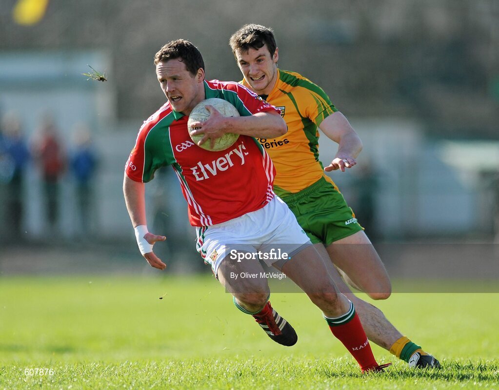 18 March 2012; Andy Moran, Mayo, in action against Leo McLoone, Donegal. Allianz Football League, Division 1, Round 5, Donegal v Mayo, Fr. Tierney Park, Ballyshannon, Donegal. Picture credit: Oliver McVeigh / SPORTSFILE