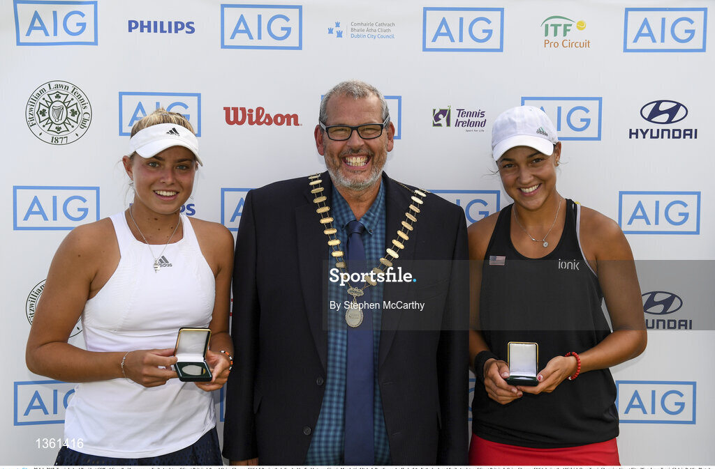28 July 2017; Tennis Ireland President Clifford Carroll with runners up Emily Appleton of Great Britain, left, and Quinn Gleason of USA following the ladies doubles final between Giorgia Marchetti of Italy & Rosalie van der Hoek of the Netherlands and Emily Appleton of Great Britain & Quinn Gleason of USA during the AIG Irish Open Tennis Championships at Fitzwilliam Lawn Tennis Club in Dublin. Photo by Stephen McCarthy/Sportsfile