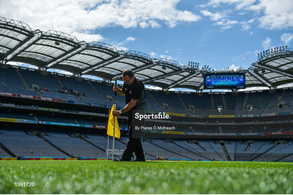 29 July 2017; Groundsman Enda Colfer puts the pitch flags in place before the GAA Football All-Ireland Senior Championship Round 4B match between Down and Monaghan at Croke Park in Dublin. Photo by Piaras Ó Mídheach/Sportsfile