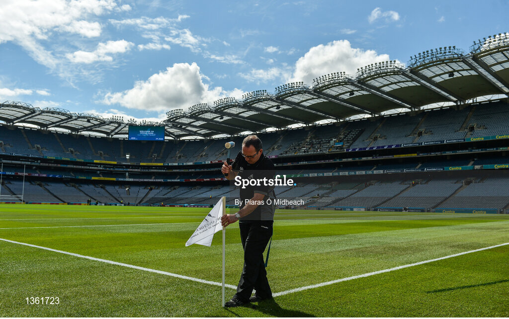29 July 2017; Groundsman Enda Colfer puts the pitch flags in place before the GAA Football All-Ireland Senior Championship Round 4B match between Down and Monaghan at Croke Park in Dublin. Photo by Piaras Ó Mídheach/Sportsfile
