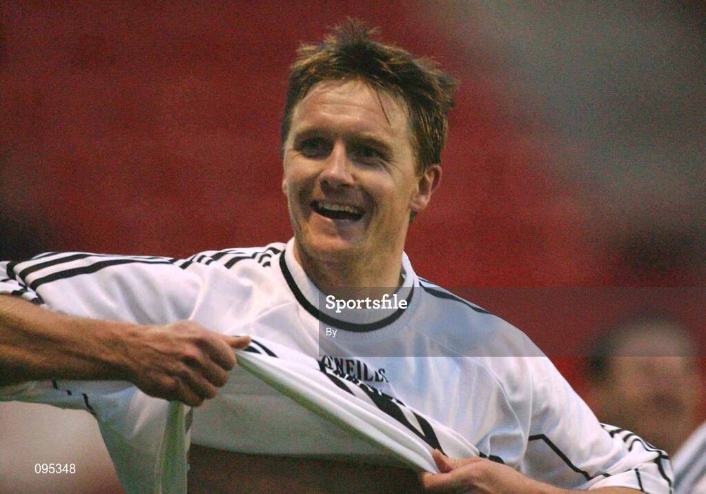 30 July 2002; Martin Lawlor, Dundalk, celebrates after scoring his sides equalizing goal. Shamrock Rovers v Dundalk, FAI Carlsberg Senior Cup, second round reply, Tolka Park, Dublin. Soccer. Picture credit; David Maher / SPORTSFILE *EDI*