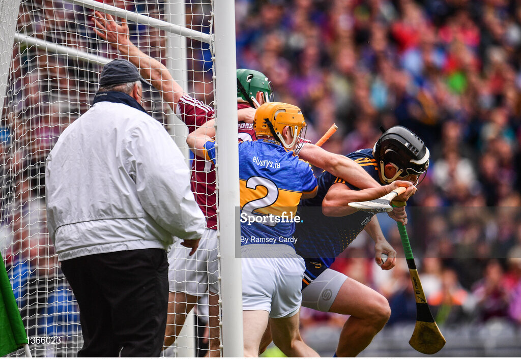 6 August 2017; Darren Gleeson of Tipperary, supported by Donagh Maher in action against Joseph Cooney of Galway during the GAA Hurling All-Ireland Senior Championship Semi-Final match between Galway and Tipperary at Croke Park in Dublin. Photo by Ramsey Cardy/Sportsfile