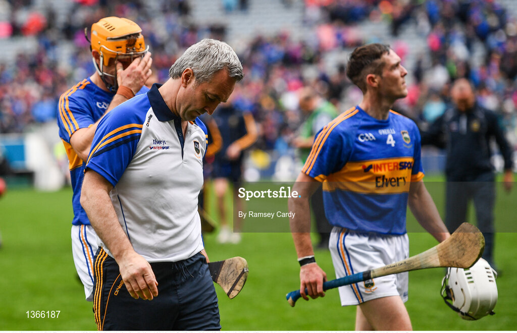 6 August 2017; Tipperary manager Michael Ryan leaves the pitch alongside his team following the GAA Hurling All-Ireland Senior Championship Semi-Final match between Galway and Tipperary at Croke Park in Dublin. Photo by Ramsey Cardy/Sportsfile