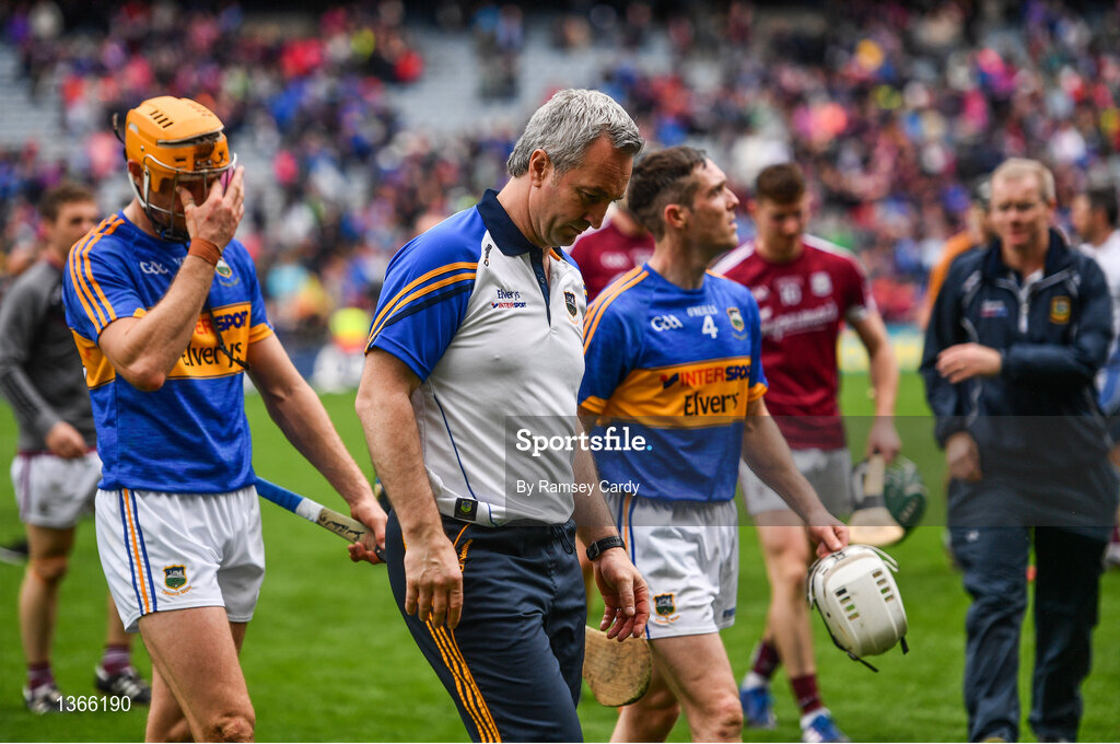 6 August 2017; Tipperary manager Michael Ryan leaves the pitch alongside his team following the GAA Hurling All-Ireland Senior Championship Semi-Final match between Galway and Tipperary at Croke Park in Dublin. Photo by Ramsey Cardy/Sportsfile