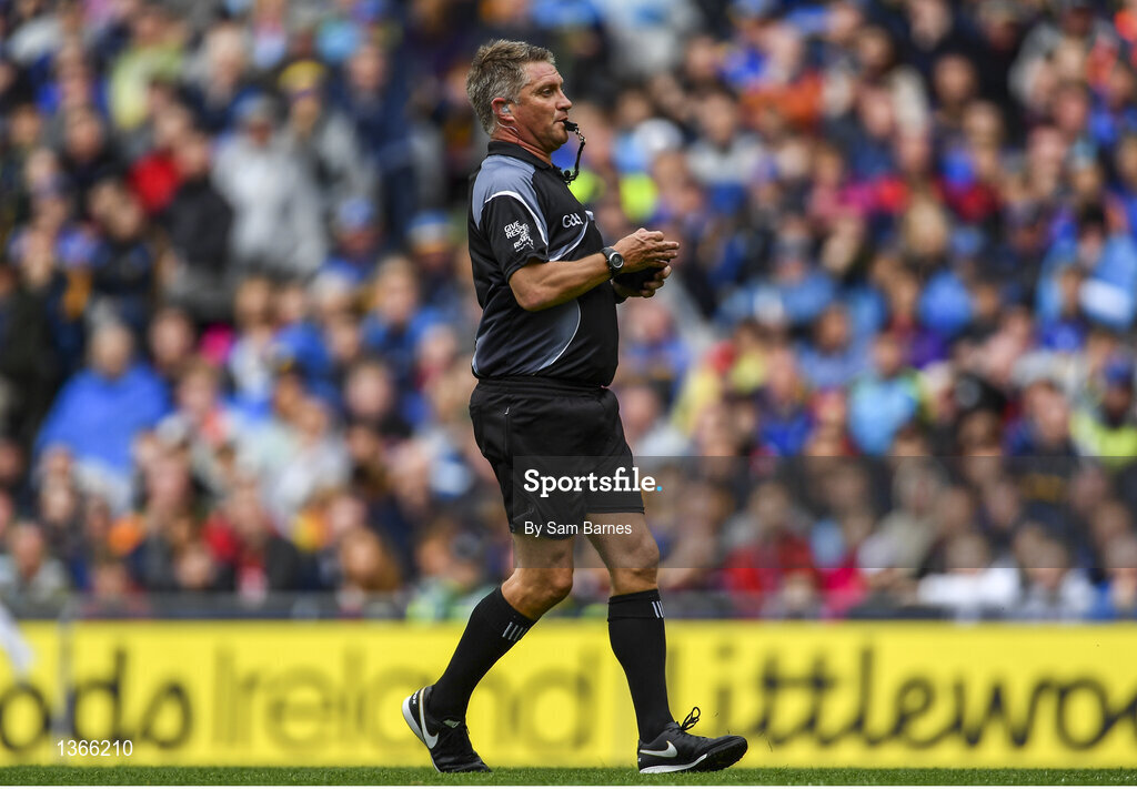 6 August 2017; Referee Barry Kelly during the GAA Hurling All-Ireland Senior Championship Semi-Final match between Galway and Tipperary at Croke Park in Dublin. Photo by Sam Barnes/Sportsfile