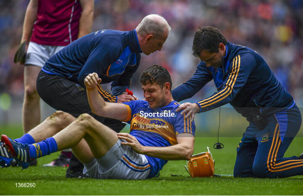 6 August 2017; Seamus Callanan of Tipperary receives treatment during the GAA Hurling All-Ireland Senior Championship Semi-Final match between Galway and Tipperary at Croke Park in Dublin. Photo by Sam Barnes/Sportsfile