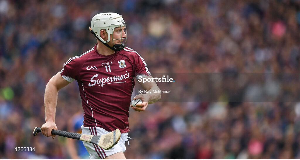 6 August 2017; Joe Canning of Galway has an eye on goal as he prepares to shoot during the GAA Hurling All-Ireland Senior Championship Semi-Final match between Galway and Tipperary at Croke Park in Dublin. Photo by Ray McManus/Sportsfile