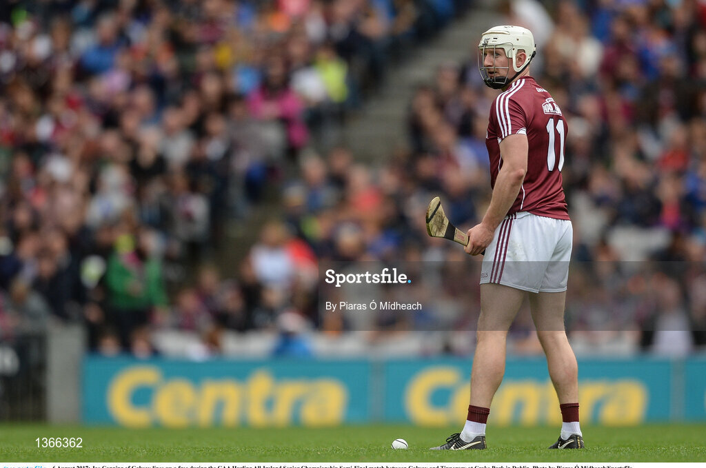 6 August 2017; Joe Canning of Galway lines up a free during the GAA Hurling All-Ireland Senior Championship Semi-Final match between Galway and Tipperary at Croke Park in Dublin. Photo by Piaras Ó Mídheach/Sportsfile