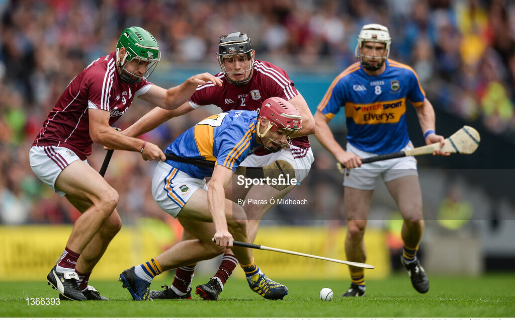 6 August 2017; Sean Curran of Tipperary, supported by Brendan Maher, in action against David Burke, left, and Joseph Cooney of Galway during the GAA Hurling All-Ireland Senior Championship Semi-Final match between Galway and Tipperary at Croke Park in Dublin. Photo by Piaras Ó Mídheach/Sportsfile
