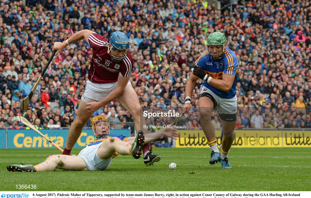 6 August 2017; Pádraic Maher of Tipperary, supported by team-mate James Barry, right, in action against Conor Cooney of Galway during the GAA Hurling All-Ireland Senior Championship Semi-Final match between Galway and Tipperary at Croke Park in Dublin. Photo by Piaras Ó Mídheach/Sportsfile