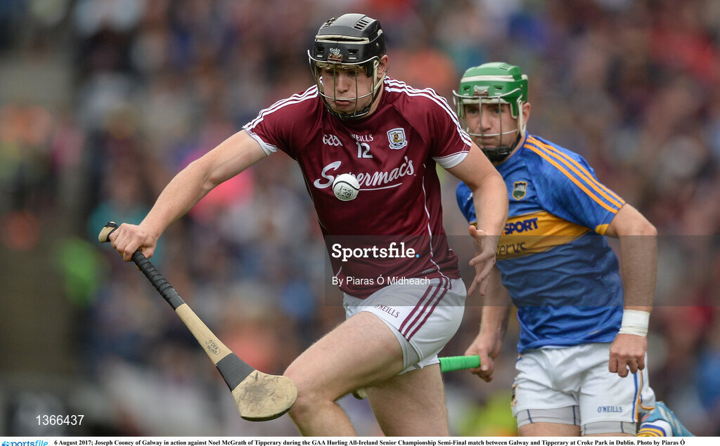 6 August 2017; Joseph Cooney of Galway in action against Noel McGrath of Tipperary during the GAA Hurling All-Ireland Senior Championship Semi-Final match between Galway and Tipperary at Croke Park in Dublin. Photo by Piaras Ó Mídheach/Sportsfile