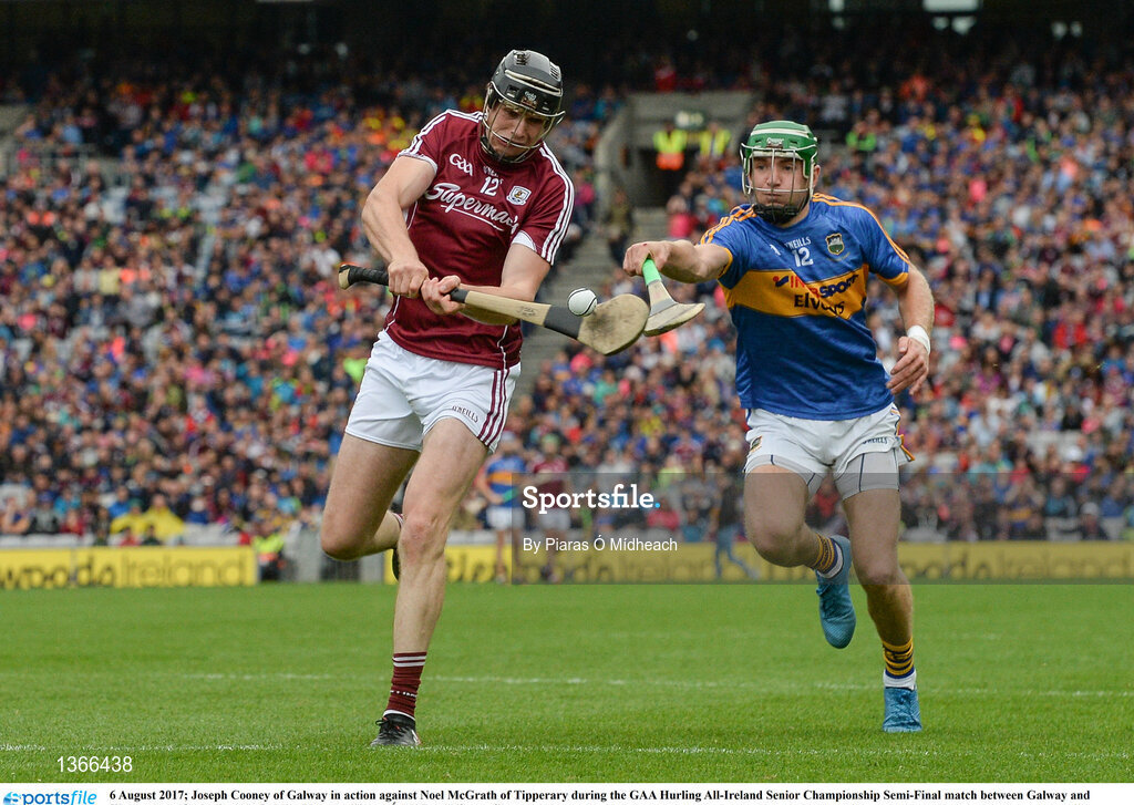 6 August 2017; Joseph Cooney of Galway in action against Noel McGrath of Tipperary during the GAA Hurling All-Ireland Senior Championship Semi-Final match between Galway and Tipperary at Croke Park in Dublin. Photo by Piaras Ó Mídheach/Sportsfile