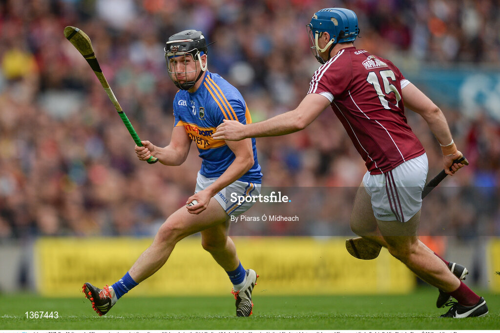 6 August 2017; Dan McCormack of Tipperary in action against Conor Cooney of Galway during the GAA Hurling All-Ireland Senior Championship Semi-Final match between Galway and Tipperary at Croke Park in Dublin. Photo by Piaras Ó Mídheach/Sportsfile