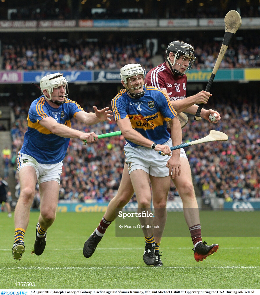6 August 2017; Joseph Cooney of Galway in action against Séamus Kennedy, left, and Michael Cahill of Tipperary during the GAA Hurling All-Ireland Senior Championship Semi-Final match between Galway and Tipperary at Croke Park in Dublin. Photo by Piaras Ó Mídheach/Sportsfile
