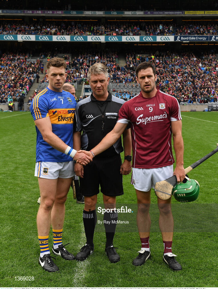 6 August 2017; Referee Barry Kelly with the two captains Patrick Maher of Tipperary and David Burke of Galway before the GAA Hurling All-Ireland Senior Championship Semi-Final match between Galway and Tipperary at Croke Park in Dublin. Photo by Ray McManus/Sportsfile