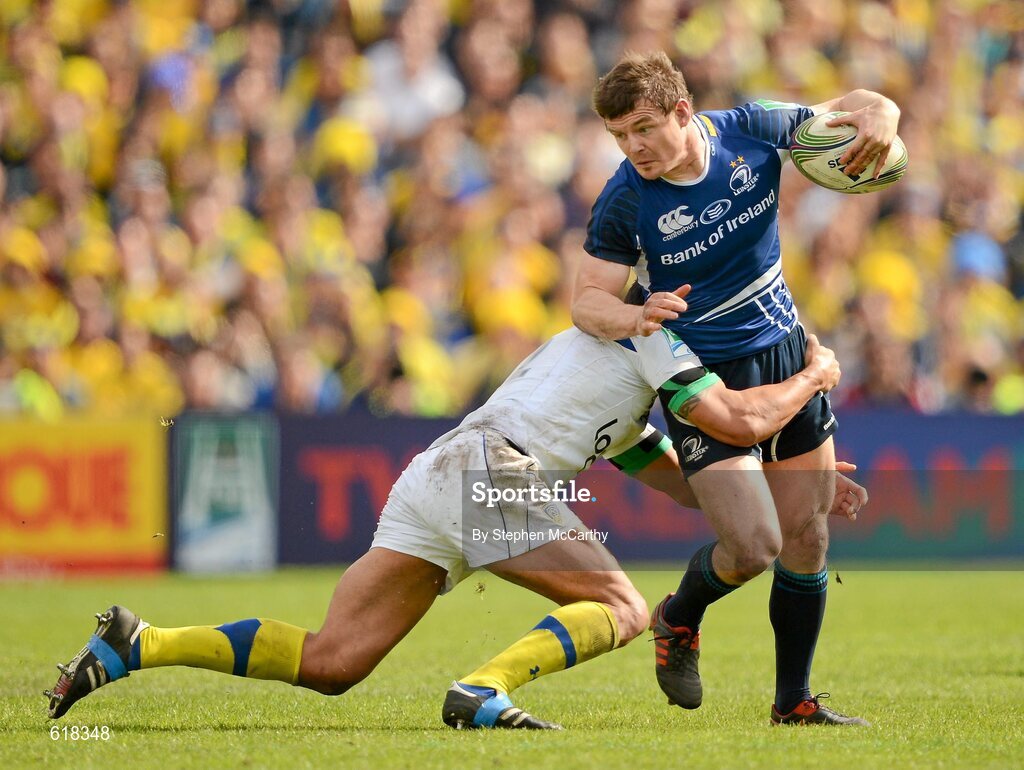 29 April 2012; Brian O'Driscoll, Leinster, is tackled by Regan King, ASM Clermont Auvergne. Heineken Cup Semi-Final, ASM Clermont Auvergne v Leinster, Stade Chaban Delmas, Bordeaux, France. Picture credit: Stephen McCarthy / SPORTSFILE