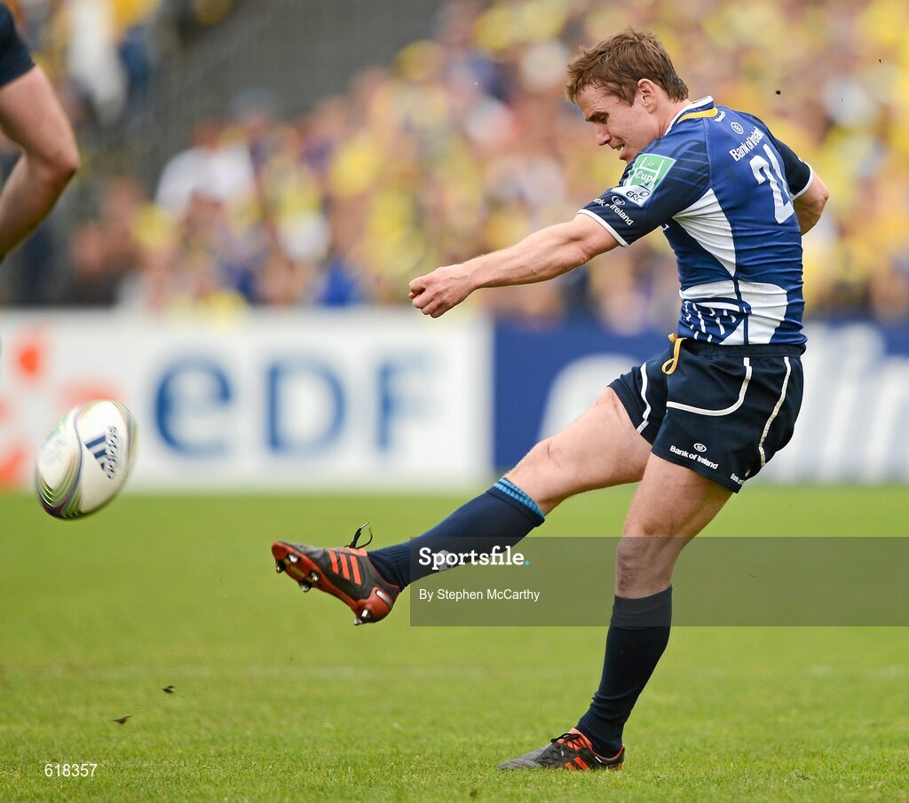 29 April 2012; Eoin Reddan, Leinster, attempts a drop goal. Heineken Cup Semi-Final, ASM Clermont Auvergne v Leinster, Stade Chaban Delmas, Bordeaux, France. Picture credit: Stephen McCarthy / SPORTSFILE