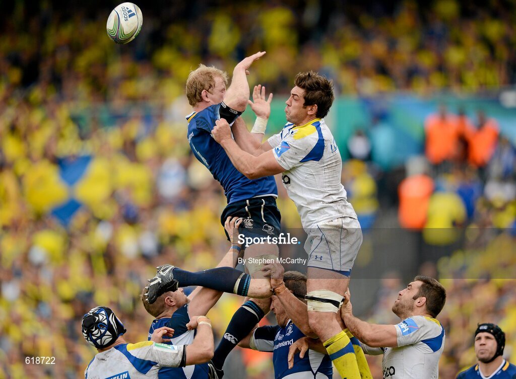 29 April 2012; Nathan Hines, ASM Clermont Auvergne, and Leo Cullen, Leinster, contest a lineout. Heineken Cup Semi-Final, ASM Clermont Auvergne v Leinster, Stade Chaban Delmas, Bordeaux, France. Picture credit: Stephen McCarthy / SPORTSFILE