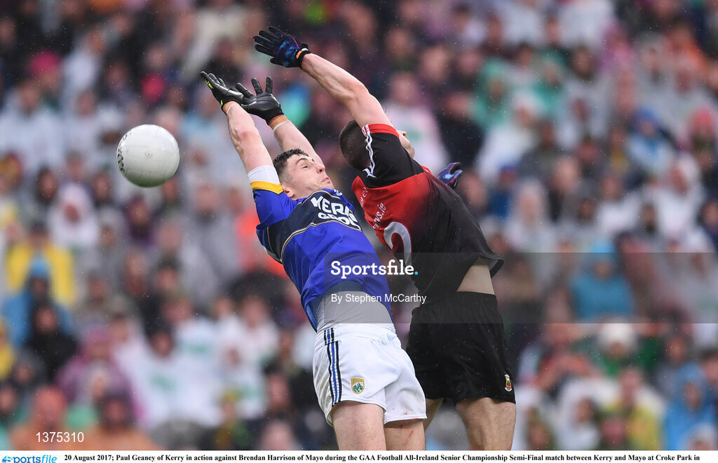 20 August 2017; Paul Geaney of Kerry in action against Brendan Harrison of Mayo during the GAA Football All-Ireland Senior Championship Semi-Final match between Kerry and Mayo at Croke Park in Dublin. Photo by Stephen McCarthy/Sportsfile