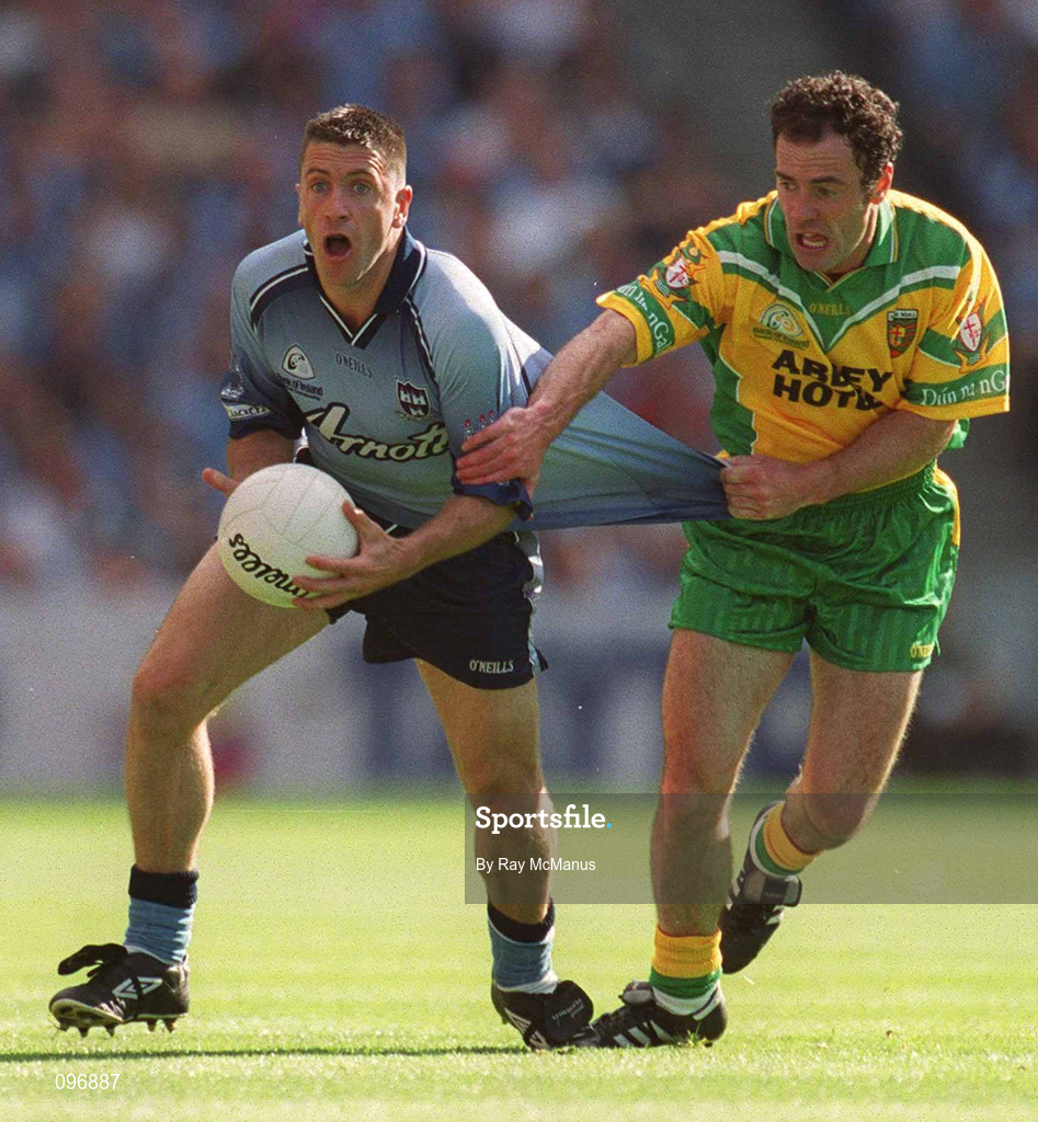 17 August 2002; Senan Connell of Dublin in action against Damien Diver of Donegal during the Bank of Ireland All-Ireland Senior Football Championship Quarter-Final Replay match between Dublin and Donegal at Croke Park in Dublin. Photo by Ray McManus/Sportsfile