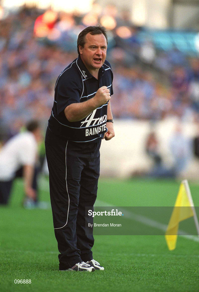 17 August 2002; Dublin manager Tommy Lyons during the Bank of Ireland All-Ireland Senior Football Championship Quarter-Final Replay match between Dublin and Donegal at Croke Park in Dublin. Photo by Brendan Moran/Sportsfile