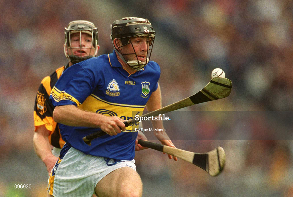 18 August 2002; Mark O'Leary of Tipperary in action against JJ Delaney of Kilkenny during the Guinness All-Ireland Senior Hurling Championship Semi-Final match between Kilkenny and Tipperary at Croke Park in Dublin. Photo by Ray McManus/Sportsfile