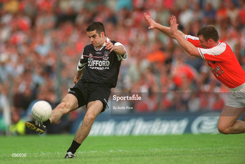 18 August 2002; Sean Davey of Sligo in action against Justin McNulty of Armagh during the Bank of Ireland All-Ireland Senior Football Championship Quarter-Final Replay match between Armagh and Sligo at Páirc Tailteann in Navan, Meath. Photo by Aoife Rice/Sportsfile