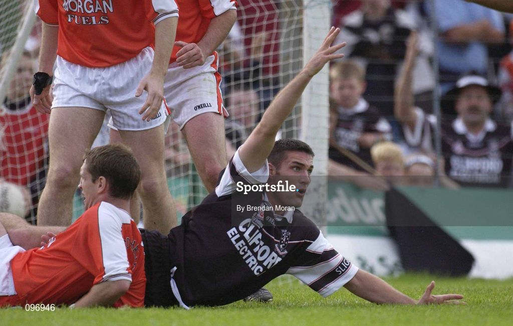 18 August 2002; Sean Davey of Sligo appeals for a penalty in the last minute of the game during the Bank of Ireland All-Ireland Senior Football Championship Quarter-Final Replay match between Armagh and Sligo at Páirc Tailteann in Navan, Meath. Photo by Brendan Moran/Sportsfile