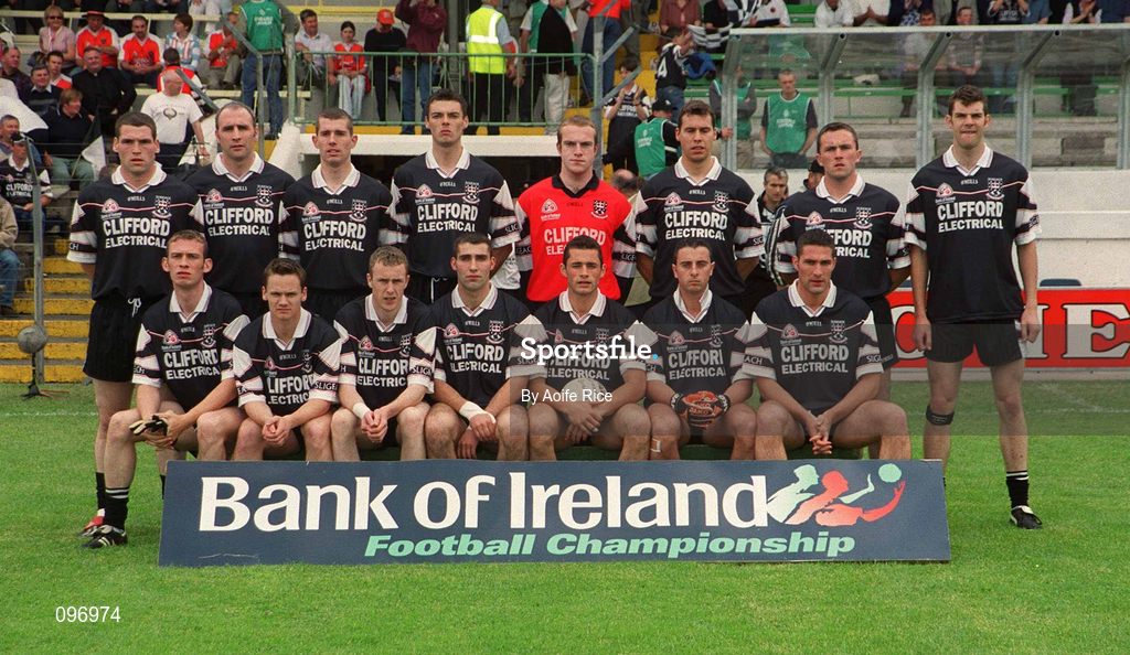 18 August 2002; The Sligo team prior to the Bank of Ireland All-Ireland Senior Football Championship Quarter-Final Replay match between Armagh and Sligo at Páirc Tailteann in Navan, Meath. Photo by Aoife Rice/Sportsfile
