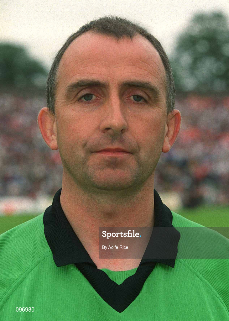 18 August 2002; Referee Séamus McCormack prior to the Bank of Ireland All-Ireland Senior Football Championship Quarter-Final Replay match between Armagh and Sligo at Páirc Tailteann in Navan, Meath. Photo by Aoife Rice/Sportsfile