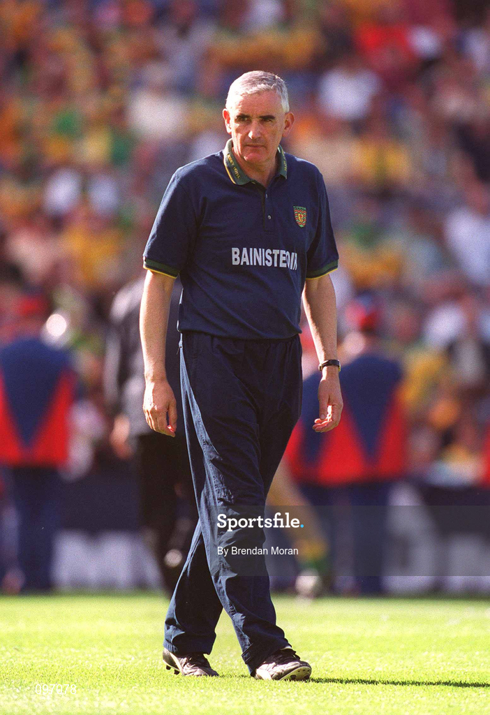 17 August 2002; Donegal manager Mickey Moran during the Bank of Ireland All-Ireland Senior Football Championship Quarter-Final Replay match between Dublin and Donegal at Croke Park in Dublin. Photo by Brendan Moran/Sportsfile