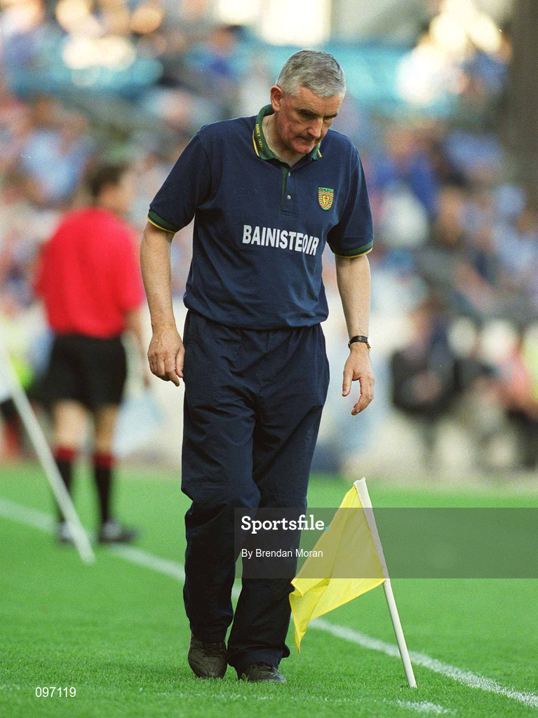 17 August 2002; Donegal manager Mickey Moran during the closing moments of the second half during the Bank of Ireland All-Ireland Senior Football Championship Quarter-Final Replay match between Dublin and Donegal at Croke Park in Dublin. Photo by Brendan Moran/Sportsfile