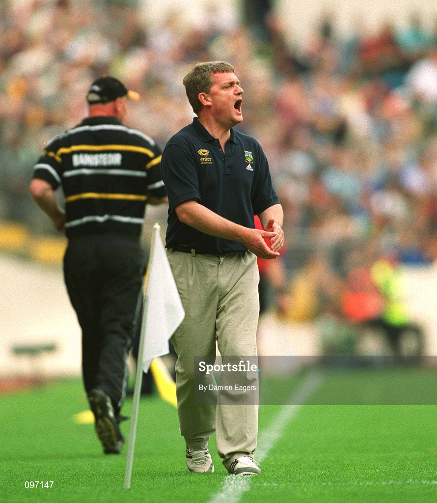 18 August 2002; Tipperary manager Nicky English during the Guinness All-Ireland Senior Hurling Championship Semi-Final match between Kilkenny and Tipperary at Croke Park in Dublin. Photo by Damien Eagers/Sportsfile