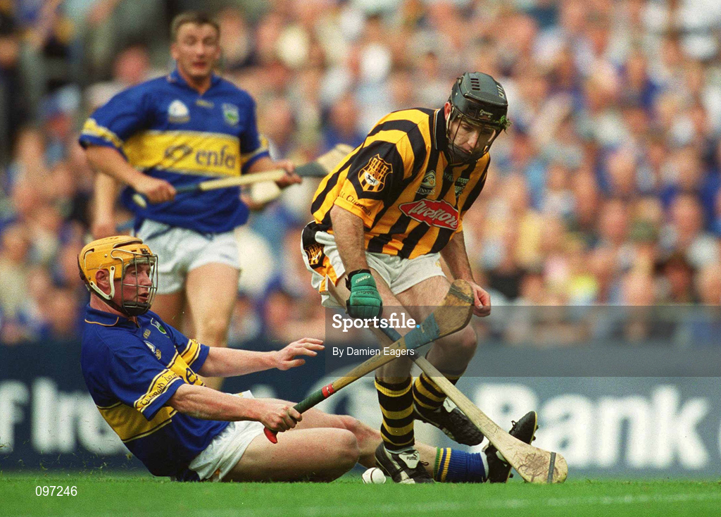 18 August 2002; DJ Carey of Kilkenny in action against Eamonn Corcoran of Tipperary during the Guinness All-Ireland Senior Hurling Championship Semi-Final match between Kilkenny and Tipperary at Croke Park in Dublin. Photo by Damien Eagers/Sportsfile
