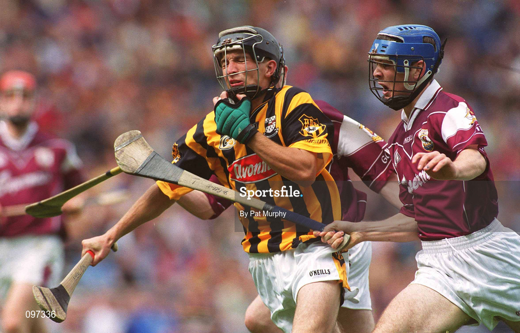 18 August 2002; Alan Healy of Kilkenny in action against Darren Reilly of Galway during the All-Ireland Minor Hurling Championship Semi-Final match between Kilkenny and Galway at Croke Park in Dublin. Photo by Pat Murphy/Sportsfile