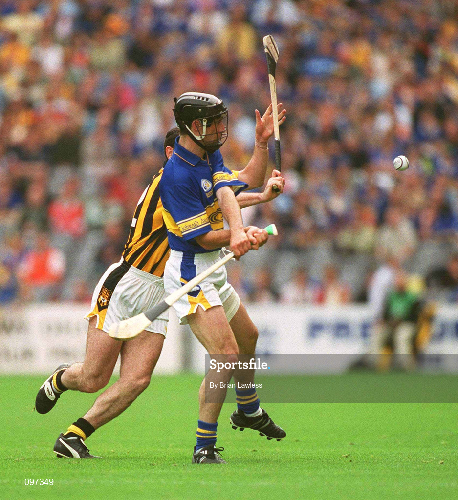 18 August 2002; Thomas Dunne of Tipperary in action against Brian McEvoy of Kilkenny during the Guinness All-Ireland Senior Hurling Championship Semi-Final match between Kilkenny and Tipperary at Croke Park in Dublin. Photo by Brian Lawless/Sportsfile