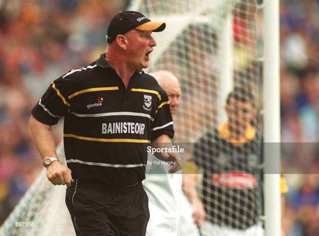 18 August 2002; Kilkenny manager Brian Cody urges on his players from behind the Kilkenny goal during the Guinness All-Ireland Senior Hurling Championship Semi-Final match between Kilkenny and Tipperary at Croke Park in Dublin. Photo by Pat Murphy/Sportsfile