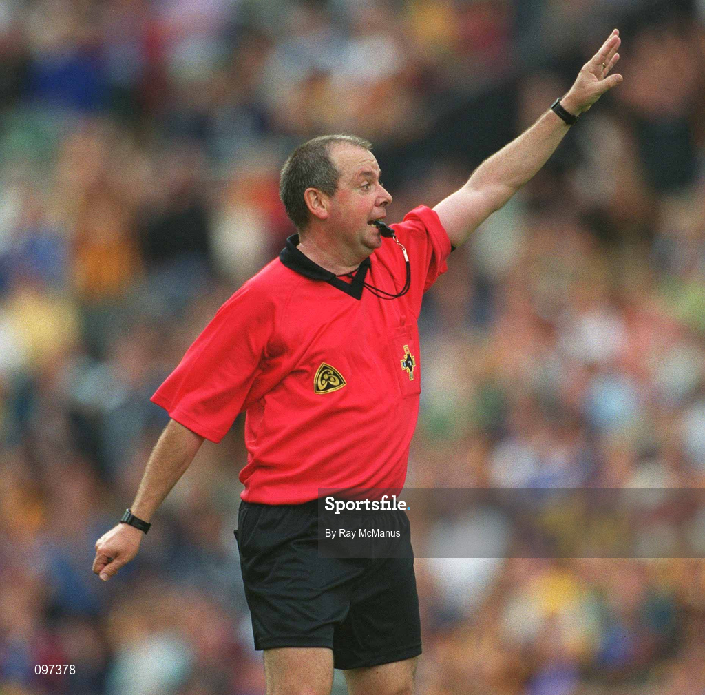 18 August 2002; Referee Aodán Mac Suibhne during the Guinness All-Ireland Senior Hurling Championship Semi-Final match between Kilkenny and Tipperary at Croke Park in Dublin. Photo by Ray McManus/Sportsfile