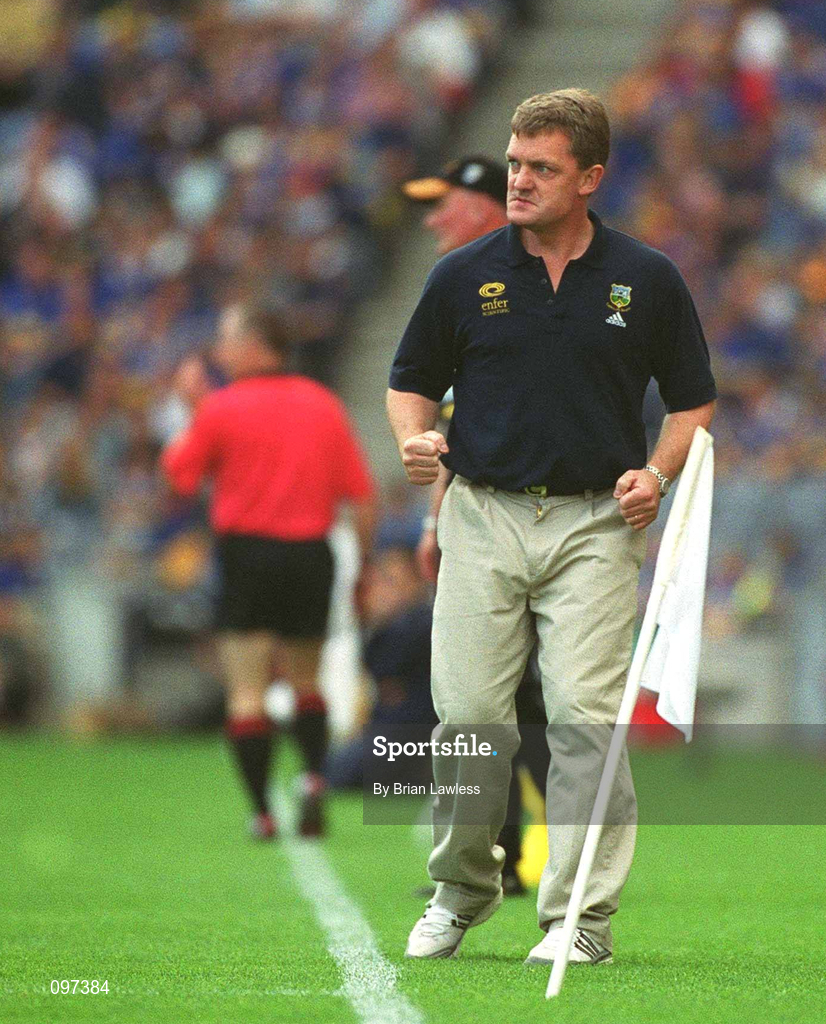 18 August 2002; Tipperary manager Nicky English during the Guinness All-Ireland Senior Hurling Championship Semi-Final match between Kilkenny and Tipperary at Croke Park in Dublin. Photo by Brian Lawless/Sportsfile