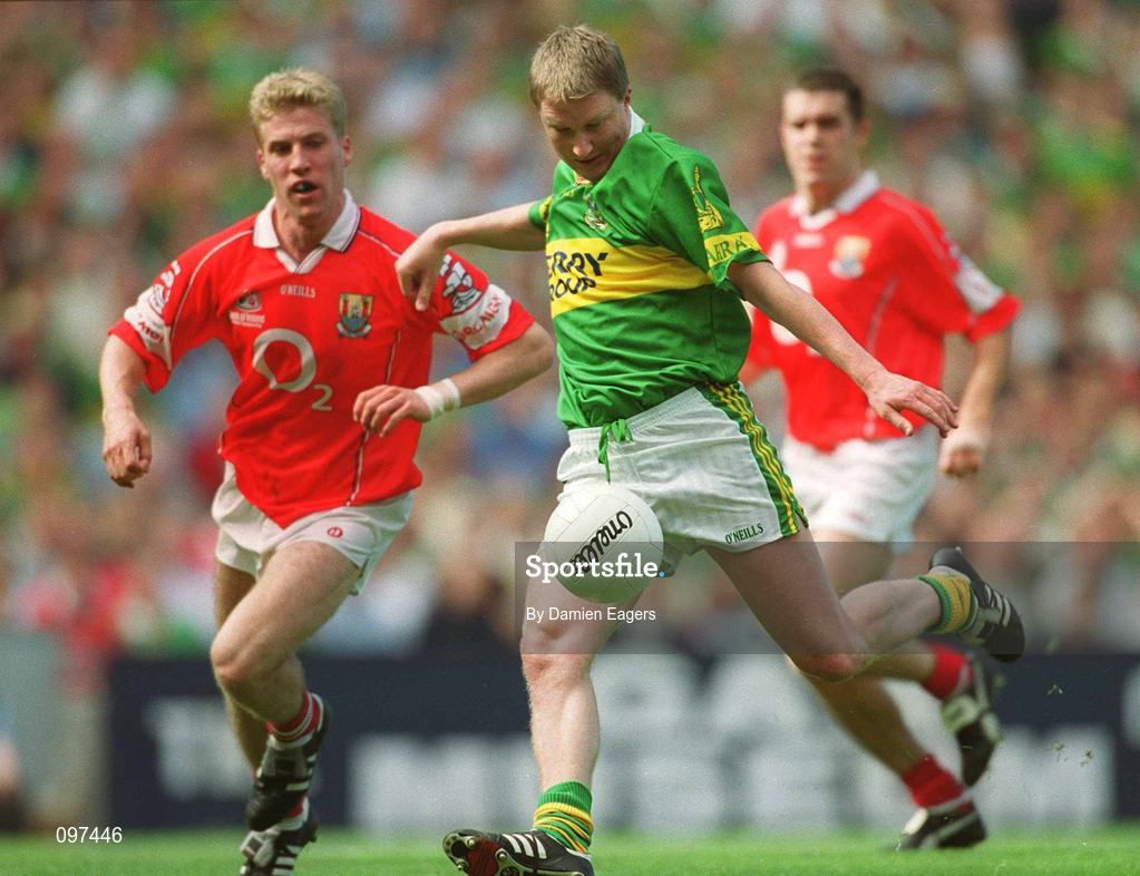 25 August 2002; Mike Francis Russell of Kerry shoots to score his side's first goal during the Bank of Ireland All-Ireland Senior Football Championship Semi-Final match between Kerry and Cork at Croke Park in Dublin. Photo by Damien Eagers/Sportsfile