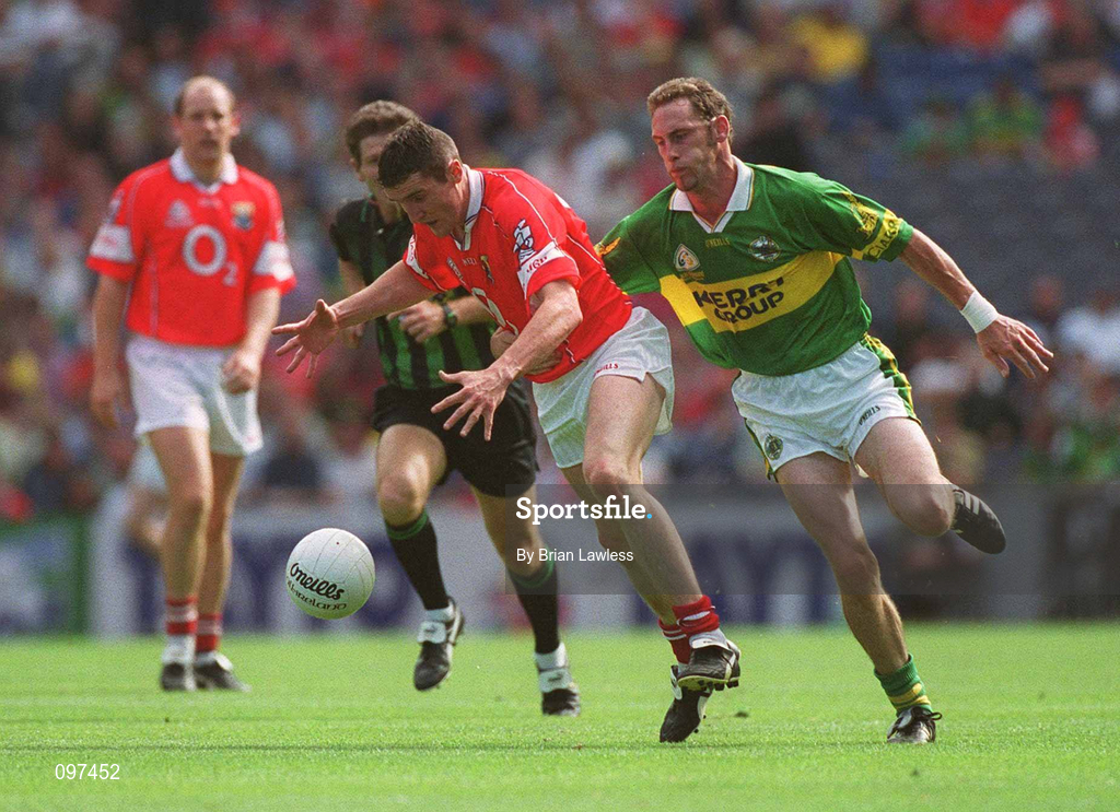 25 August 2002; Graham Canty of Cork in action against John Sheehan of Kerry during the Bank of Ireland All-Ireland Senior Football Championship Semi-Final match between Kerry and Cork at Croke Park in Dublin. Photo by Brian Lawless/Sportsfile
