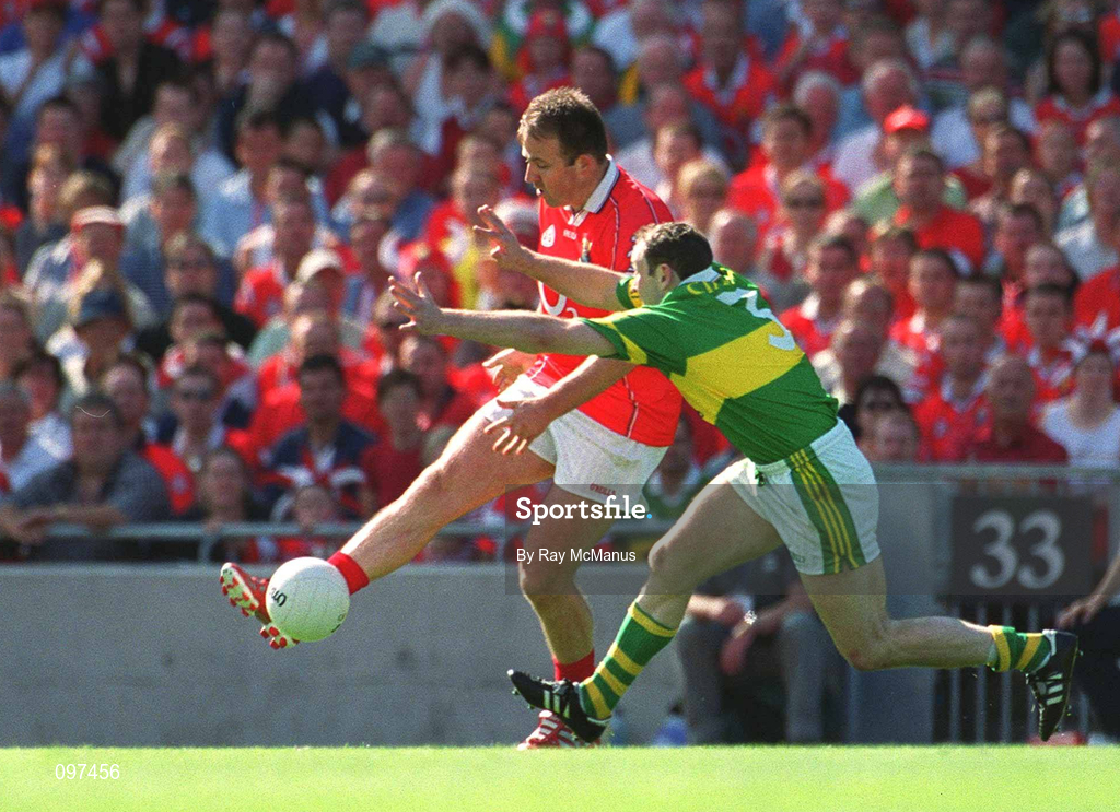 25 August 2002; Colin Corkery of Cork in action against Séamus Moynihan of Kerry during the Bank of Ireland All-Ireland Senior Football Championship Semi-Final match between Kerry and Cork at Croke Park in Dublin. Photo by Ray McManus/Sportsfile