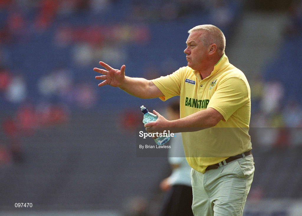 25 August 2002; Kerry manager Páidí Ó Sé during the Bank of Ireland All-Ireland Senior Football Championship Semi-Final match between Kerry and Cork at Croke Park in Dublin. Photo by Brian Lawless/Sportsfile